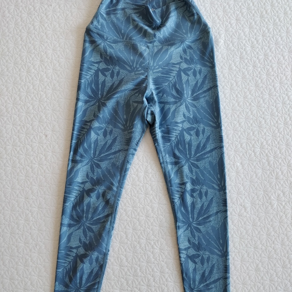 P'tula Desa'ree II Swift Legging - Picture 5 of 8